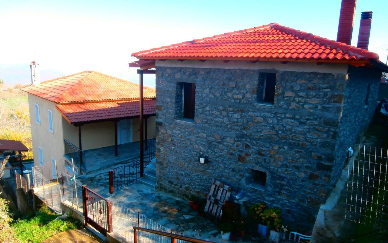 ΔΙΩΡΟΦΗ ΠΕΤΡΙΝΗ ΚΑΤΟΙΚΙΑ