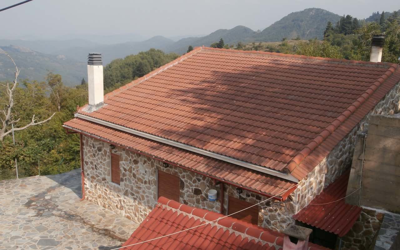 ΠΕΤΡΙΝΗ ΚΑΤΟΙΚΙΑ